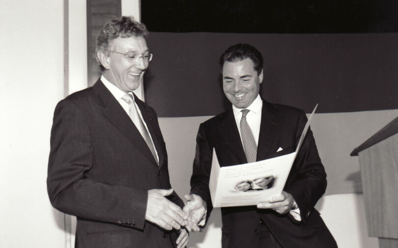 Lufthansa Vorstandsvorsitzender Wolfgang Mayrhuber mit Präsident der Handelskammer Eric G. Sarasin, 2004 (v. l. n. r.)