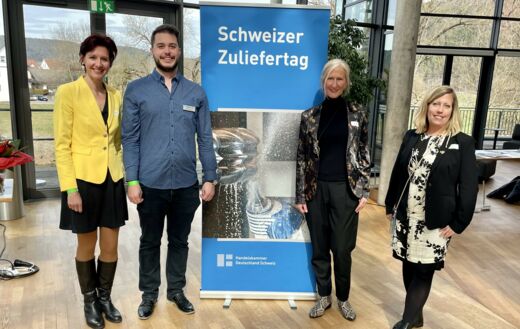 39. Schweizer Zuliefertag in Tuttlingen: Nancy Bänziger (Handelskammer D-CH), Marco Bortoluzzi (Swissmechanic-Verband), Verena Stübner & Verena Miller (beide Handelskammer D-CH) (v.l.n.r.)