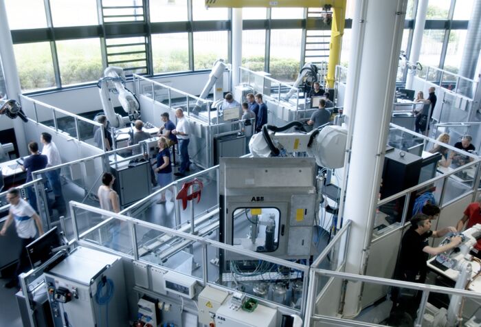 ABB_Robotics_Friedberg_Schulung_1.jpg