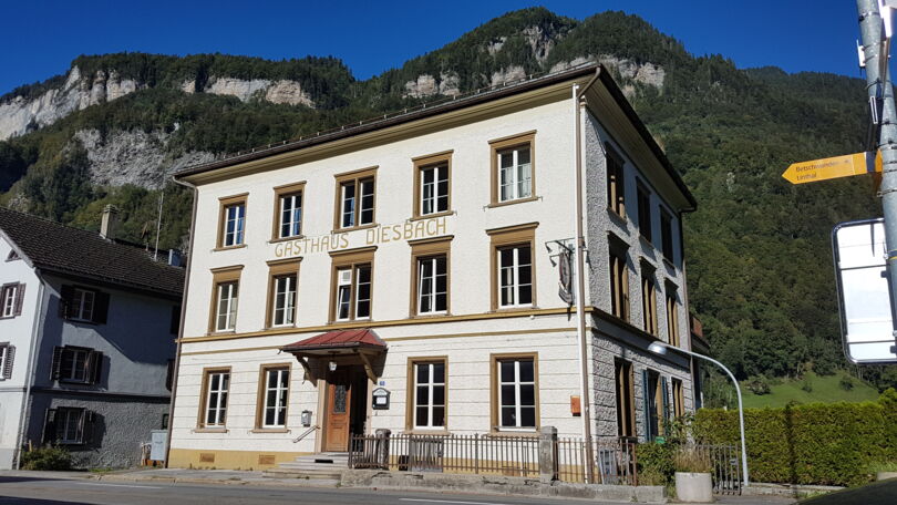 Das Gasthaus Diesbach erlebt dank IT-Unternehmer Nico Schottelius seit 2019 als Hacking Hotel ein Revival