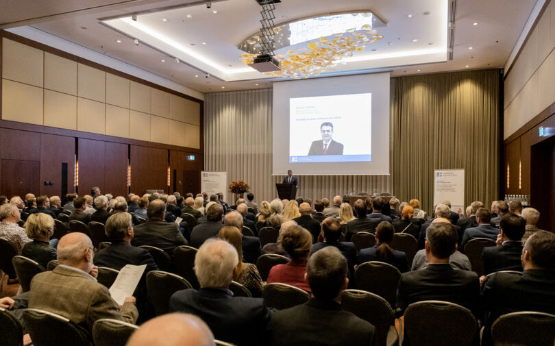 Herbstvortragsveranstaltung mit Sigmar Gabriel (14) Herbstvortragsveranstaltung mit Sigmar Gabriel (14)