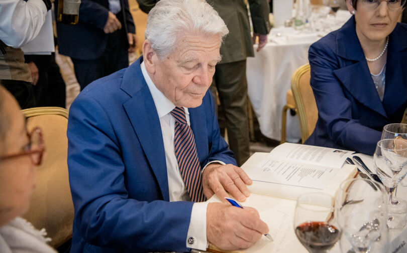 112. Mitgliederversammlung (16) 112. Mitgliederversammlung (16)