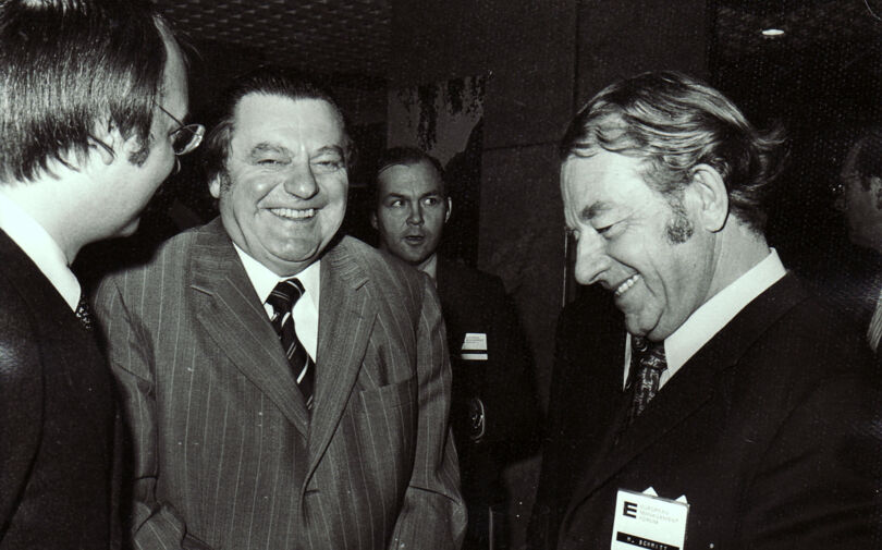 Dr. Franz Josef Strauss (Mitte des Bildes) bei seinem ersten Besuch in der Handelskammer 1973 Dr. Franz Josef Strauss (Mitte des Bildes) bei seinem ersten Besuch in der Handelskammer 1973