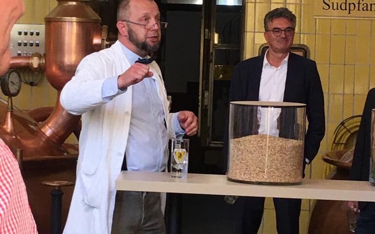 Ausstellerabend: Brauereiführung durch Prof. Gerstenkorn