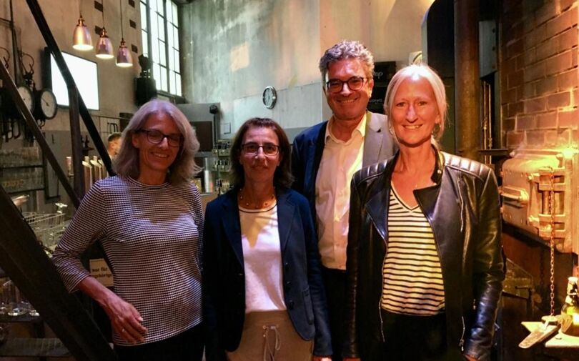 Ausstellerabend: Kooperationspartner IHk Südlicher Oberrhein (v.l.n.r. Susi Tölzel, Martina König, Dr. Dieter Salomon (HGF), Verena Stübner)