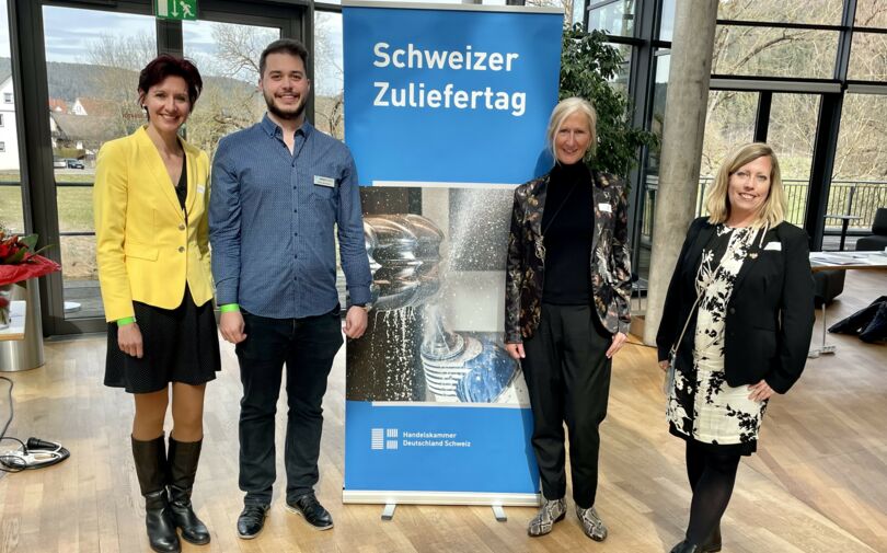 39. Schweizer Zuliefertag in Tuttlingen: Nancy Bänziger (Handelskammer D-CH), Marco Bortoluzzi (Swissmechanic-Verband), Verena Stübner & Verena Miller (beide Handelskammer D-CH) (v.l.n.r.)