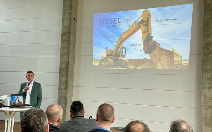 Unternehmensbesuch bei Fritz Stiefel Hydraulik und Pneumatik GmbH Unternehmensbesuch bei Fritz Stiefel Hydraulik und Pneumatik GmbH