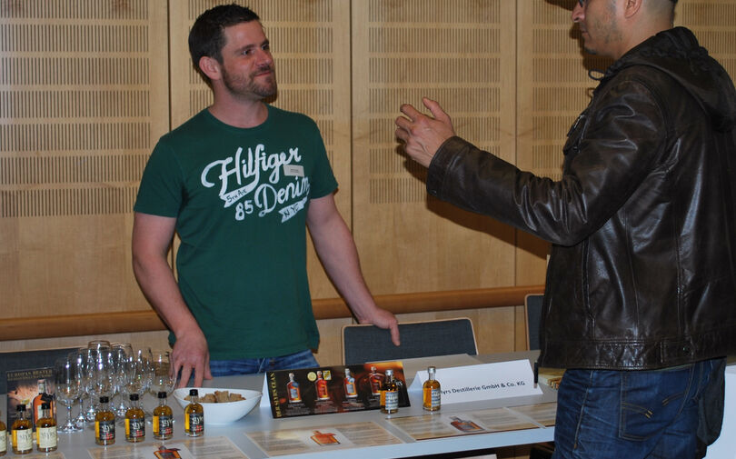 Slyrs Destillerie GmbH & Co. KG vertreten in der Schweiz durch Bojan Zagar. Slyrs Destillerie GmbH & Co. KG vertreten in der Schweiz durch Bojan Zagar.