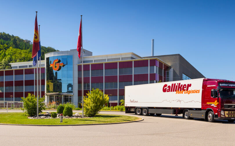 Foodliner vor dem Galliker Logistikcenter 1 Foodliner vor dem Galliker Logistikcenter 1
