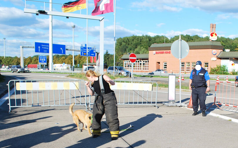 Vorführung bei der Autobahn-Zollstelle Basel Weil am Rhein mit Drogenhund